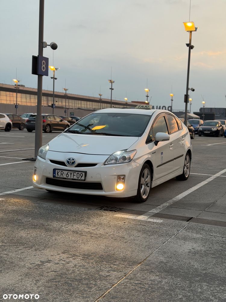 Toyota Prius - 3
