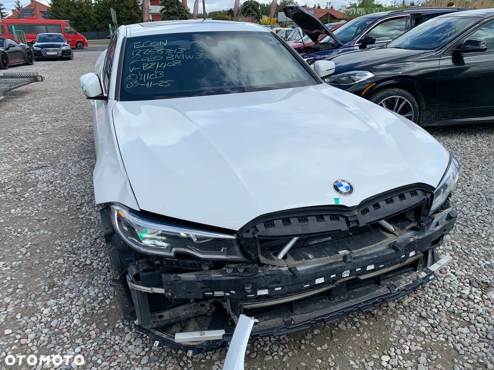 BMW Seria 3 330i xDrive - 1