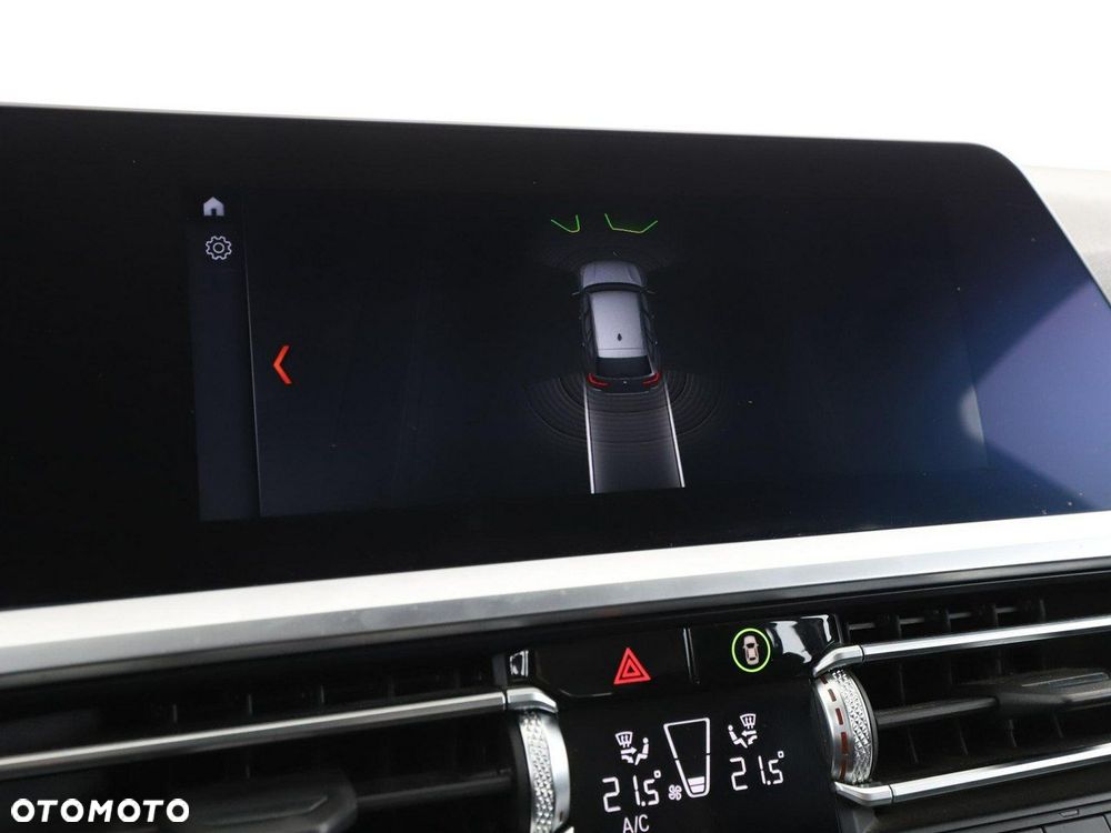 BMW Seria 3 318d Sport Line - 25