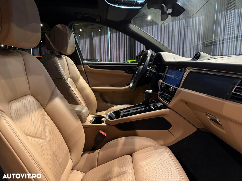 Porsche Macan T - 23