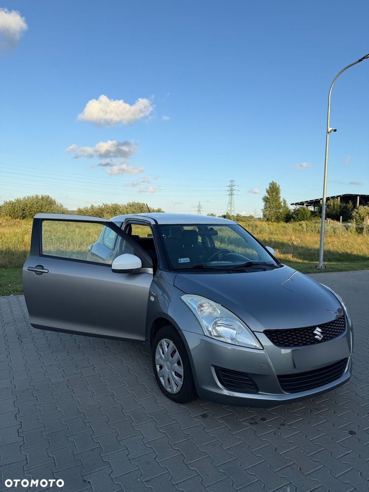 Suzuki Swift - 4