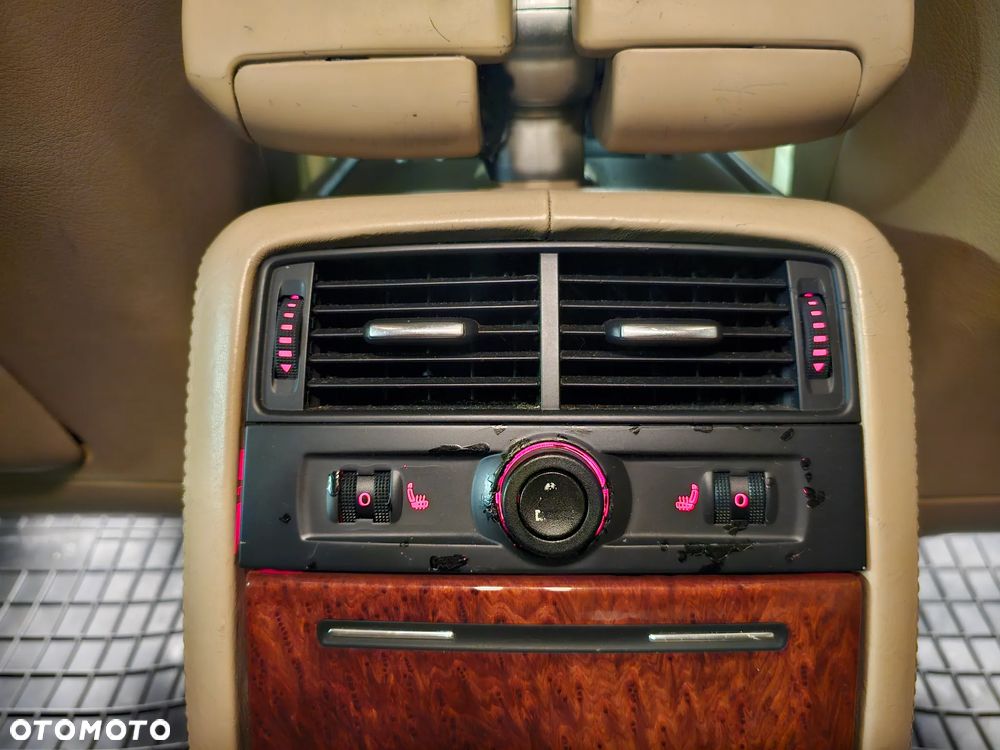 Audi A8 4.2 Quattro - 5