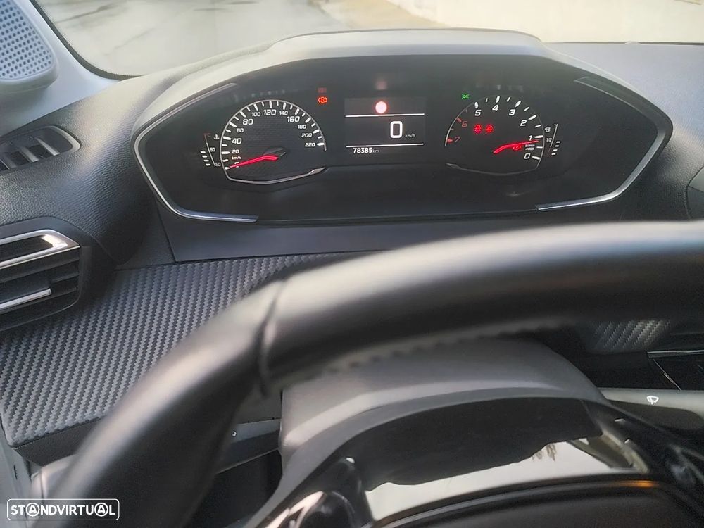 Peugeot 208 1.2 PureTech Active Pack - 17