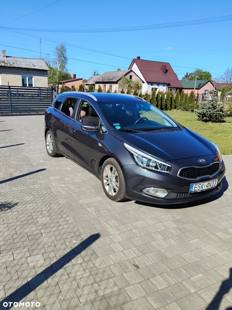 Kia Ceed 1.6 CRDi 128 Dream Team Edition - 16