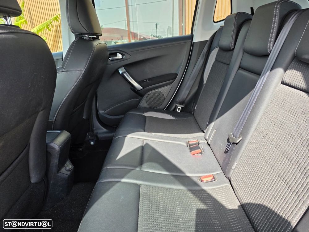 Peugeot 2008 1.4 HDi Allure - 7