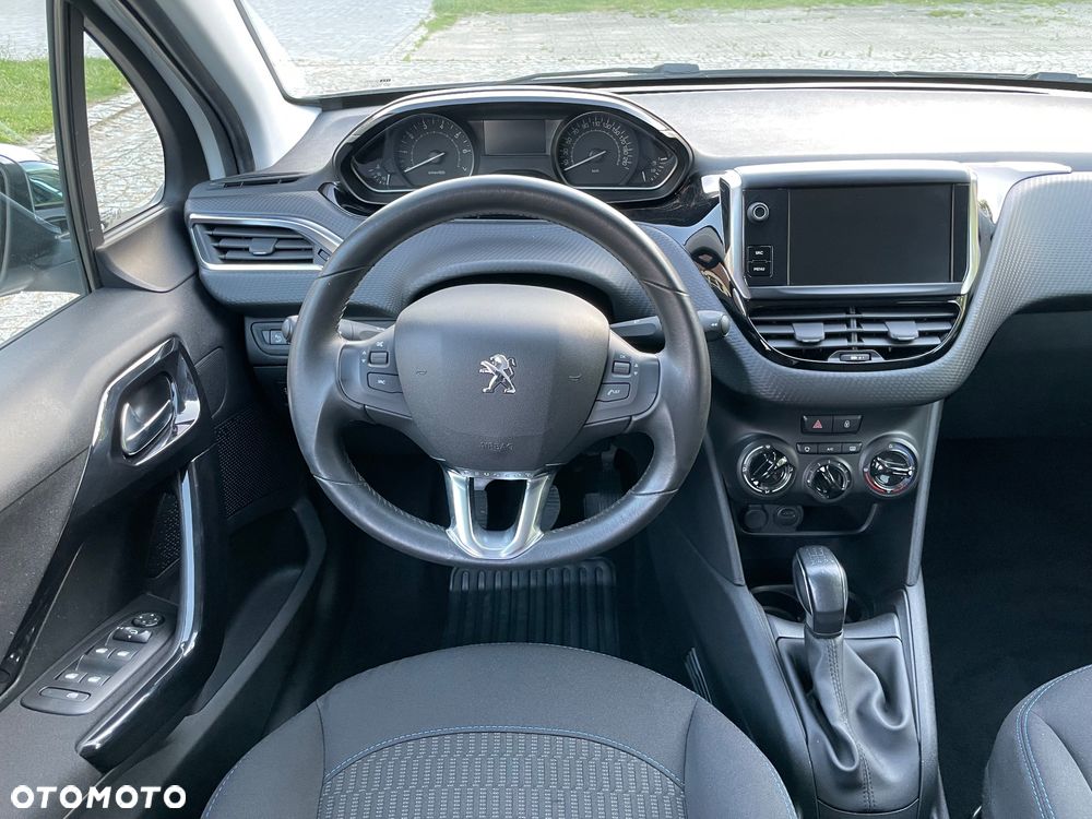 Peugeot 208 1.2 PureTech GPF Signature S&S - 8