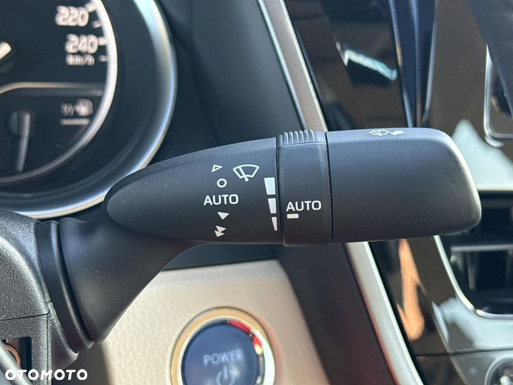 Toyota Camry 2.5 Hybrid Comfort CVT - 18