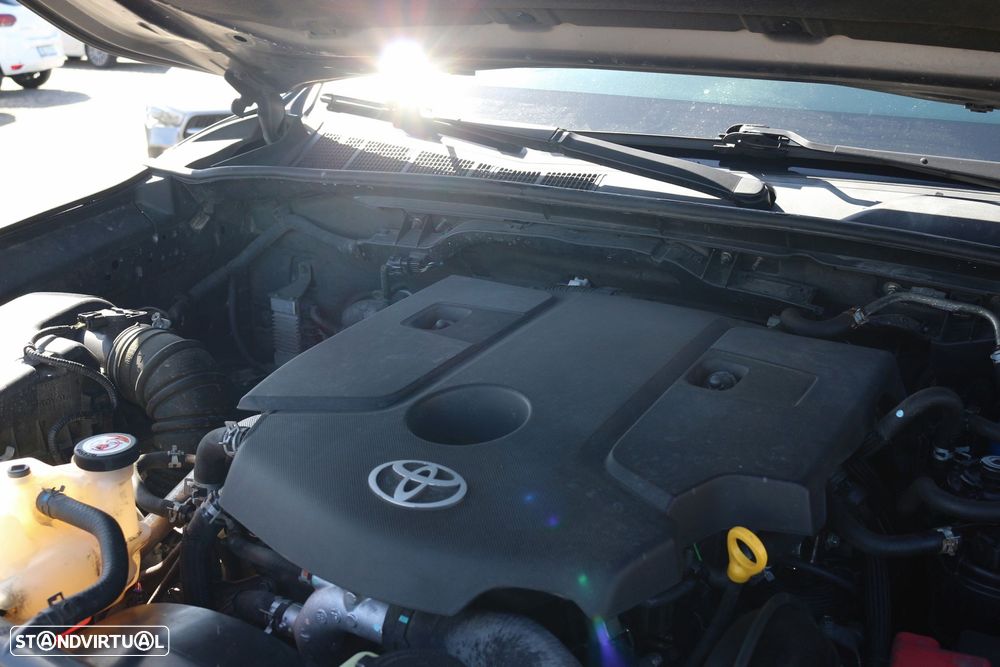 Toyota Hilux 2.4 D-4D 4WD Tracker - 34