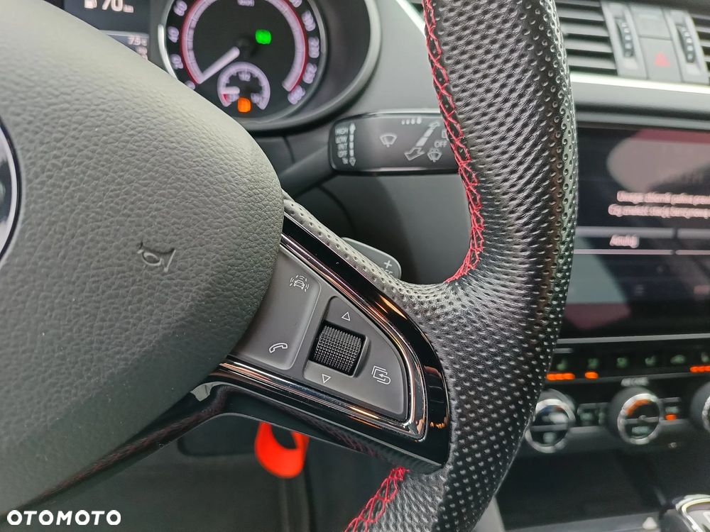 Skoda Octavia 2.0 TDI DSG RS - 16