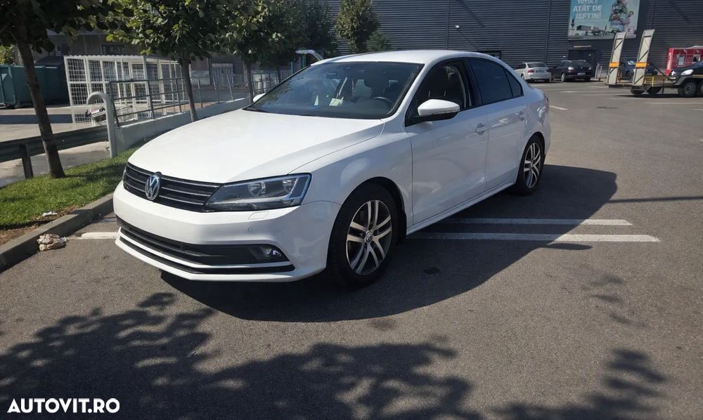 Volkswagen Jetta - 4
