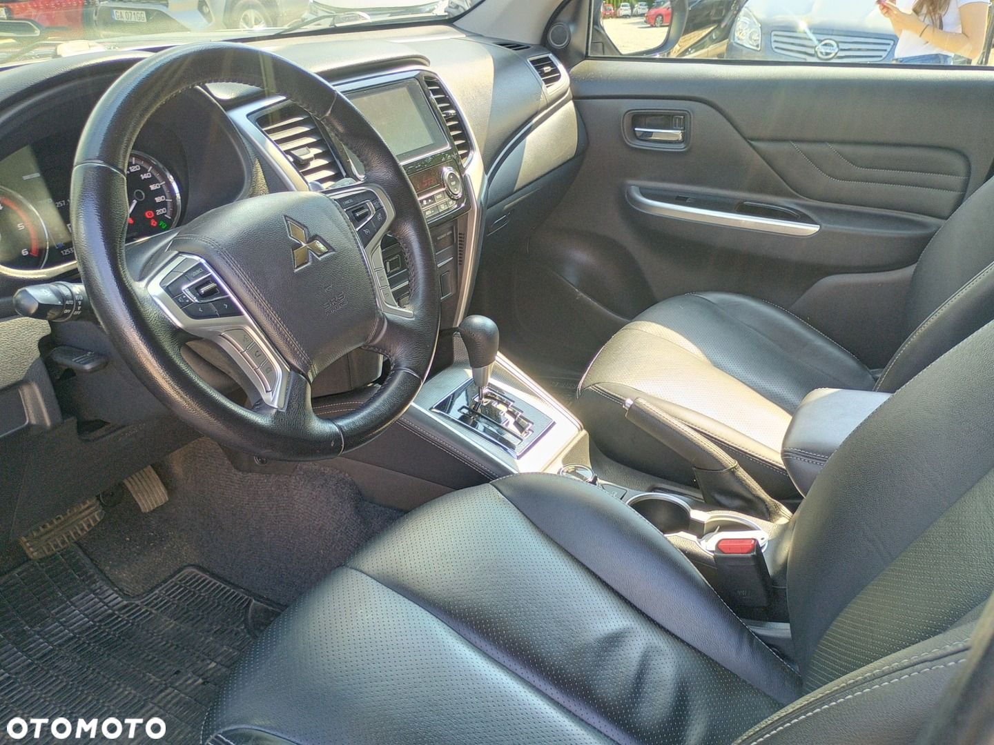Mitsubishi L200 2.2 d DC Instyle Plus - 20