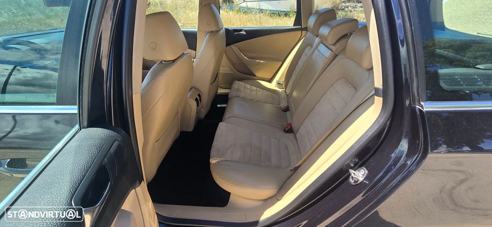 VW Passat 2.0 TDI 4M Highline - 11