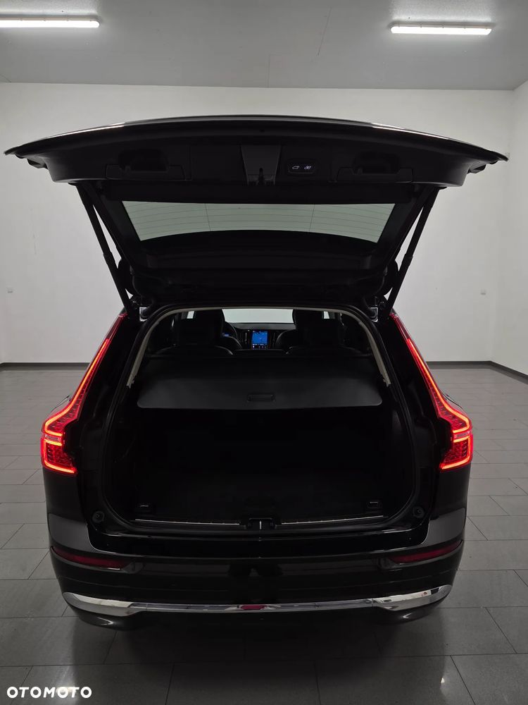 Volvo XC 60 B4 D AWD Ultimate Bright - 38