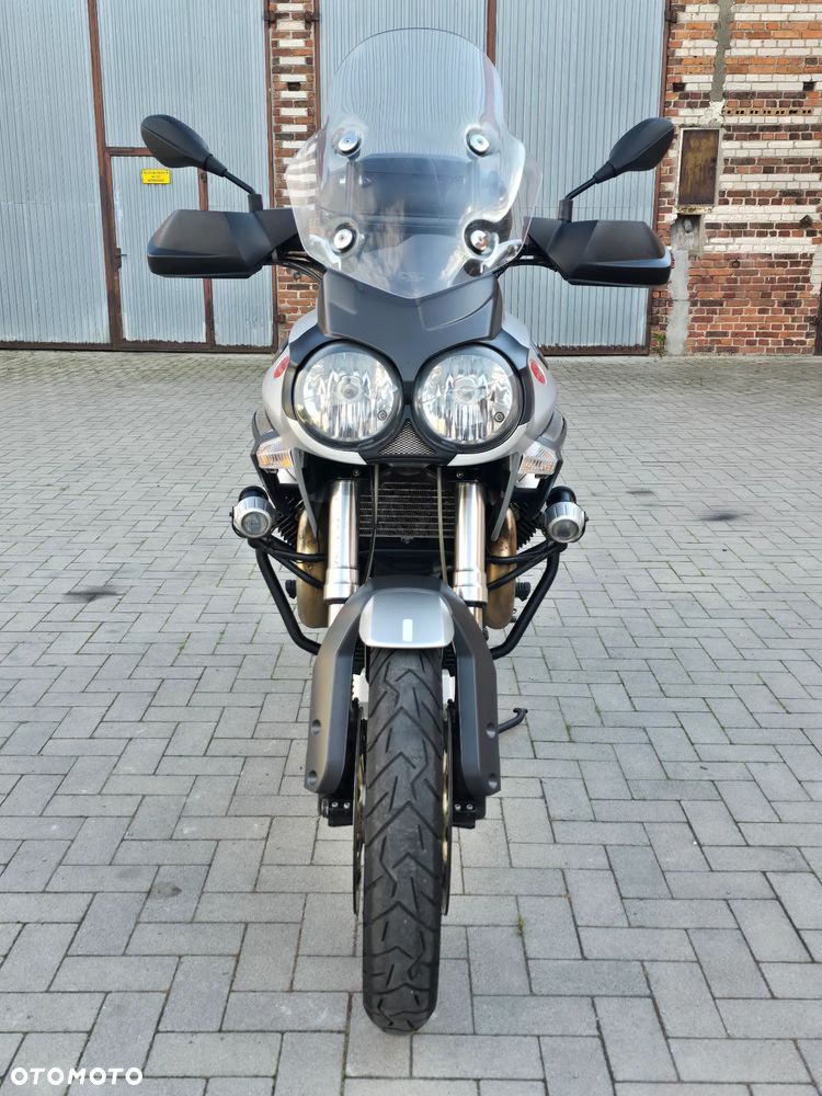 Moto Guzzi Stelvio - 9