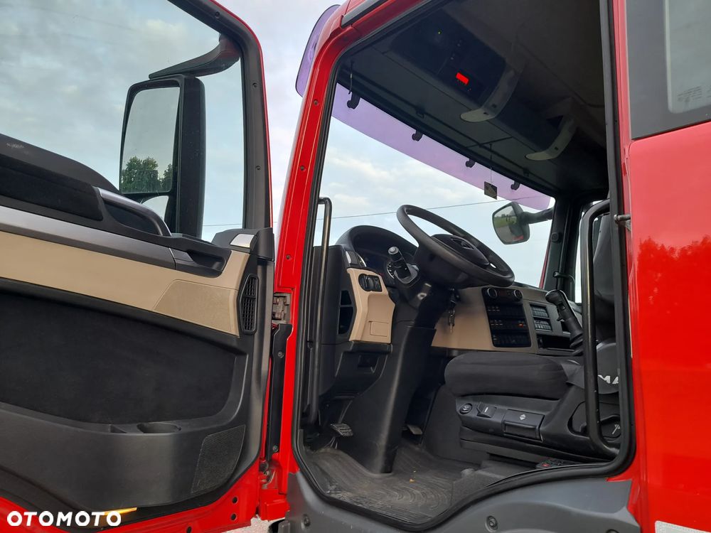 MAN 26-500 500KM  6x2 HDS dźwig żuraw PALFINGER składany w ''Z'' - RADIO -  Manualna skrzynia biegów Z PRZYCISKIEM !!! OŚ SKRĘTNA PODNOSZONA - PRZEBIEG 152tys km!!! - 19