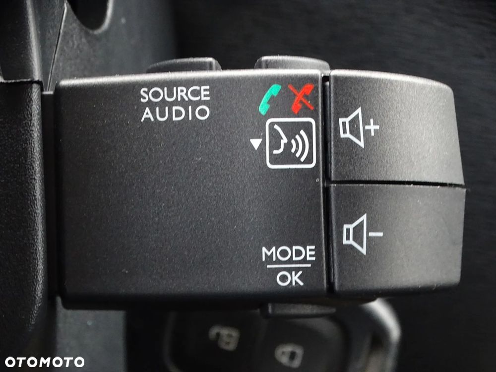 Dacia Lodgy 1.5 Blue dCi Stepway S&S - 17