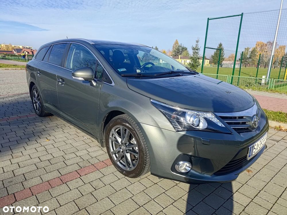 Toyota Avensis 1.8 Sol plus NAVI - 1