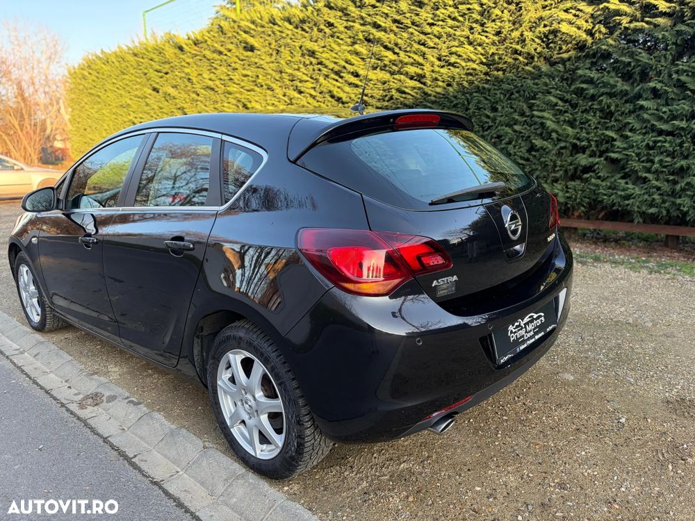 Opel Astra 1.4 Turbo Innovation - 9
