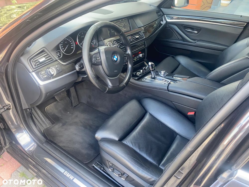 BMW Seria 5 525d - 11