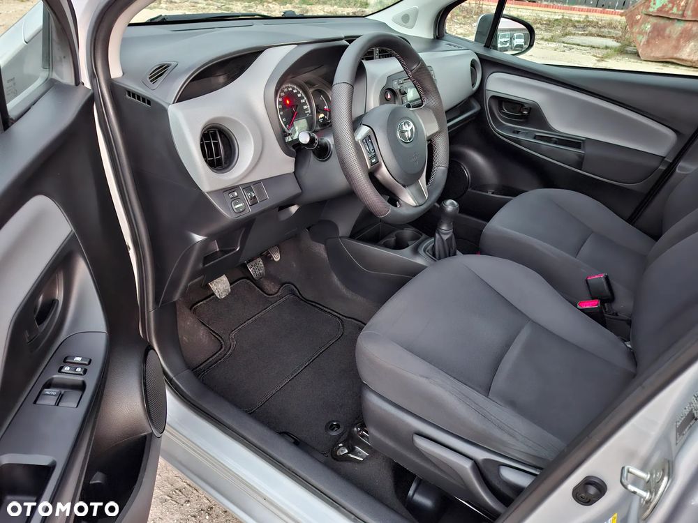 Toyota Yaris - 11