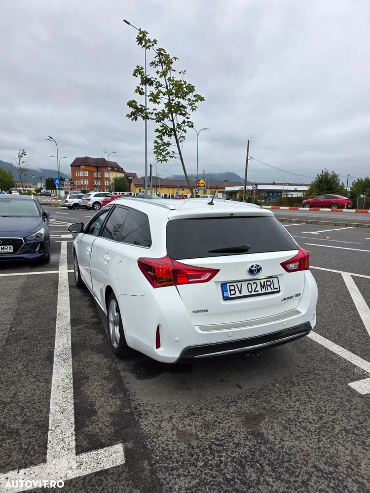 Toyota Auris - 4
