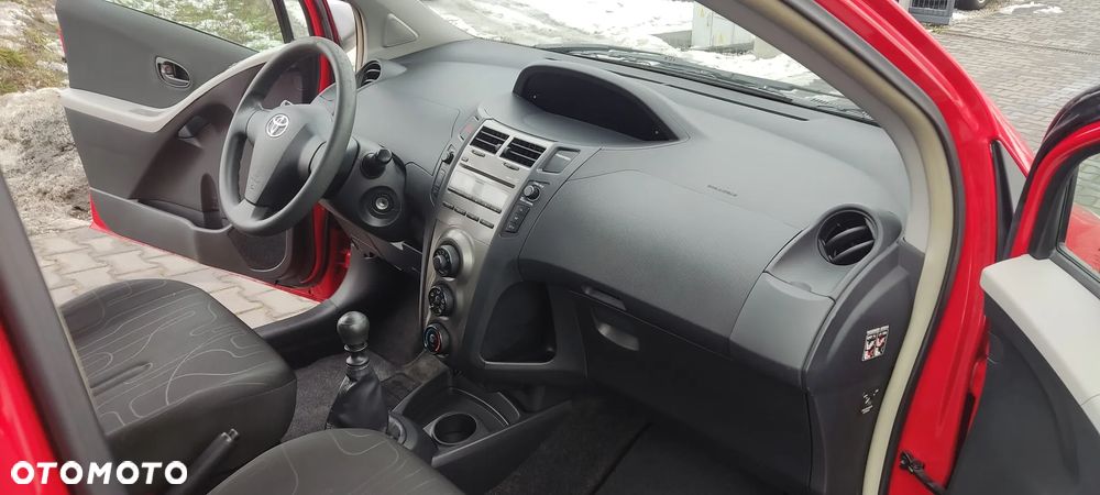 Toyota Yaris 1.33 VVT-i Life - 11