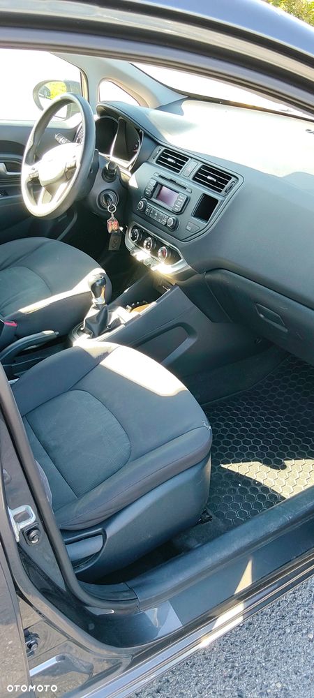 Kia Rio - 8