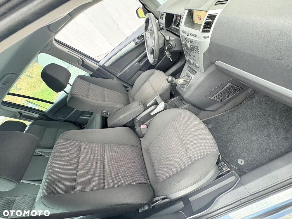 Opel Zafira 1.8 Sport - 29