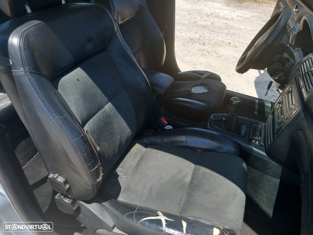 VW Passat 1.9 TDi Highline - 8