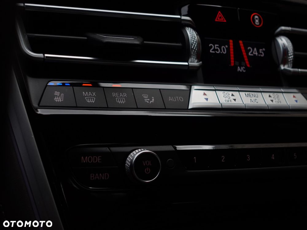 BMW Seria 8 M850i xDrive Gran Coupe - 16
