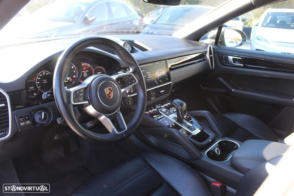 Porsche Cayenne Coupé E-Hybrid - 17