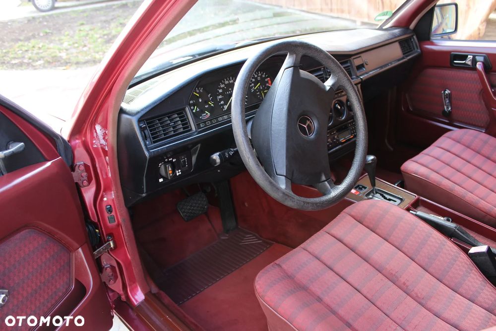 Mercedes-Benz W201 (190) - 16