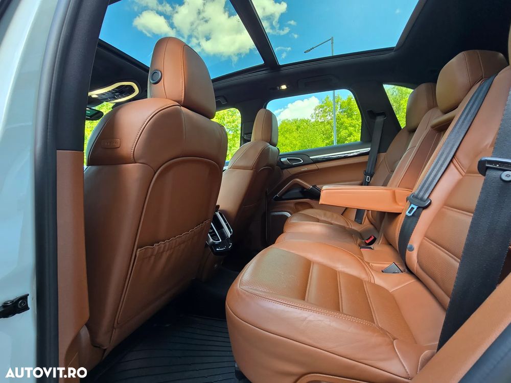 Porsche Cayenne 4.2 L S - 18