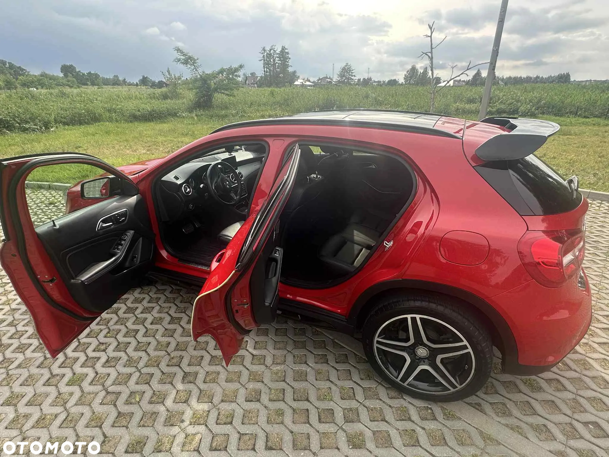 Mercedes-Benz GLA 250 7G-DCT - 13