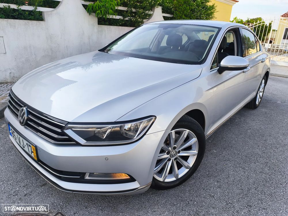 VW Passat 1.6 TDI Highline DSG - 1