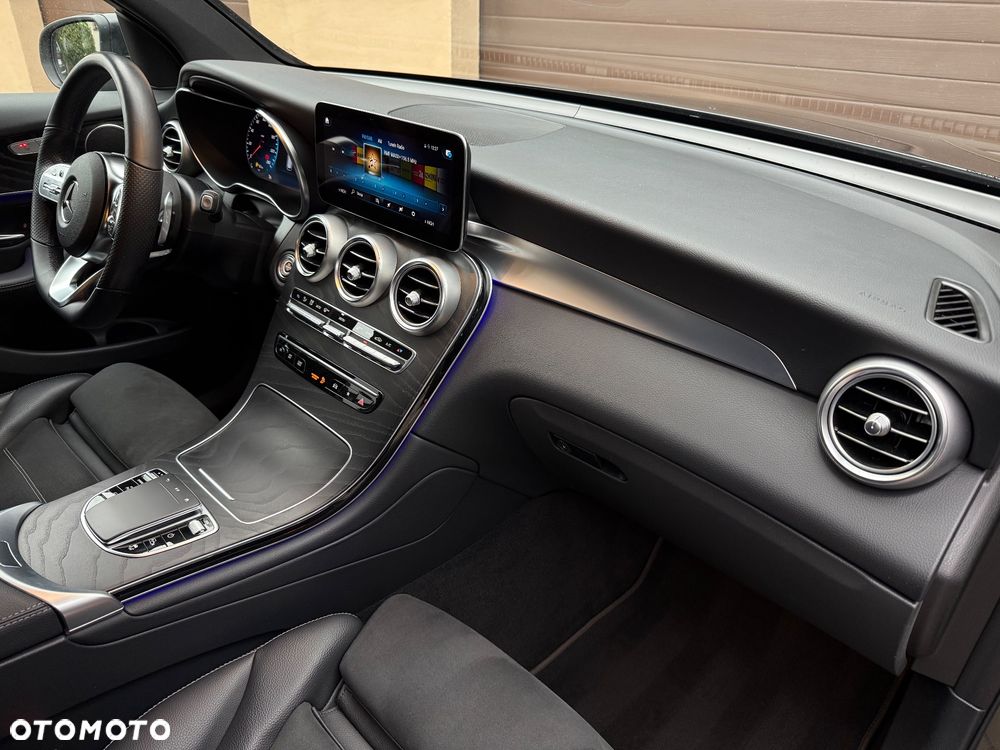Mercedes-Benz GLC 220 d 4Matic 9G-TRONIC AMG Line - 34