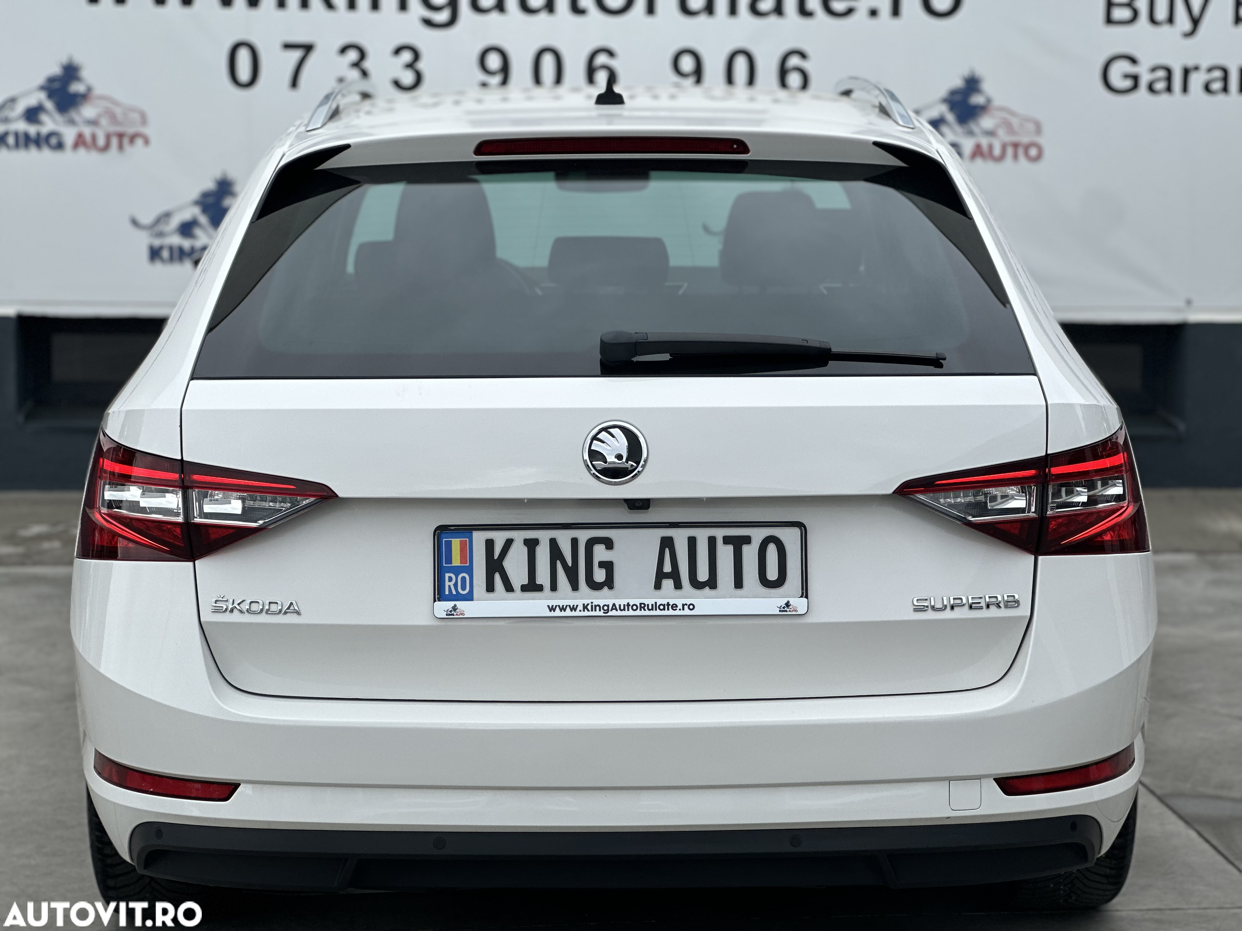 Skoda Superb Combi 2.0 TDI DSG Ambition - 28