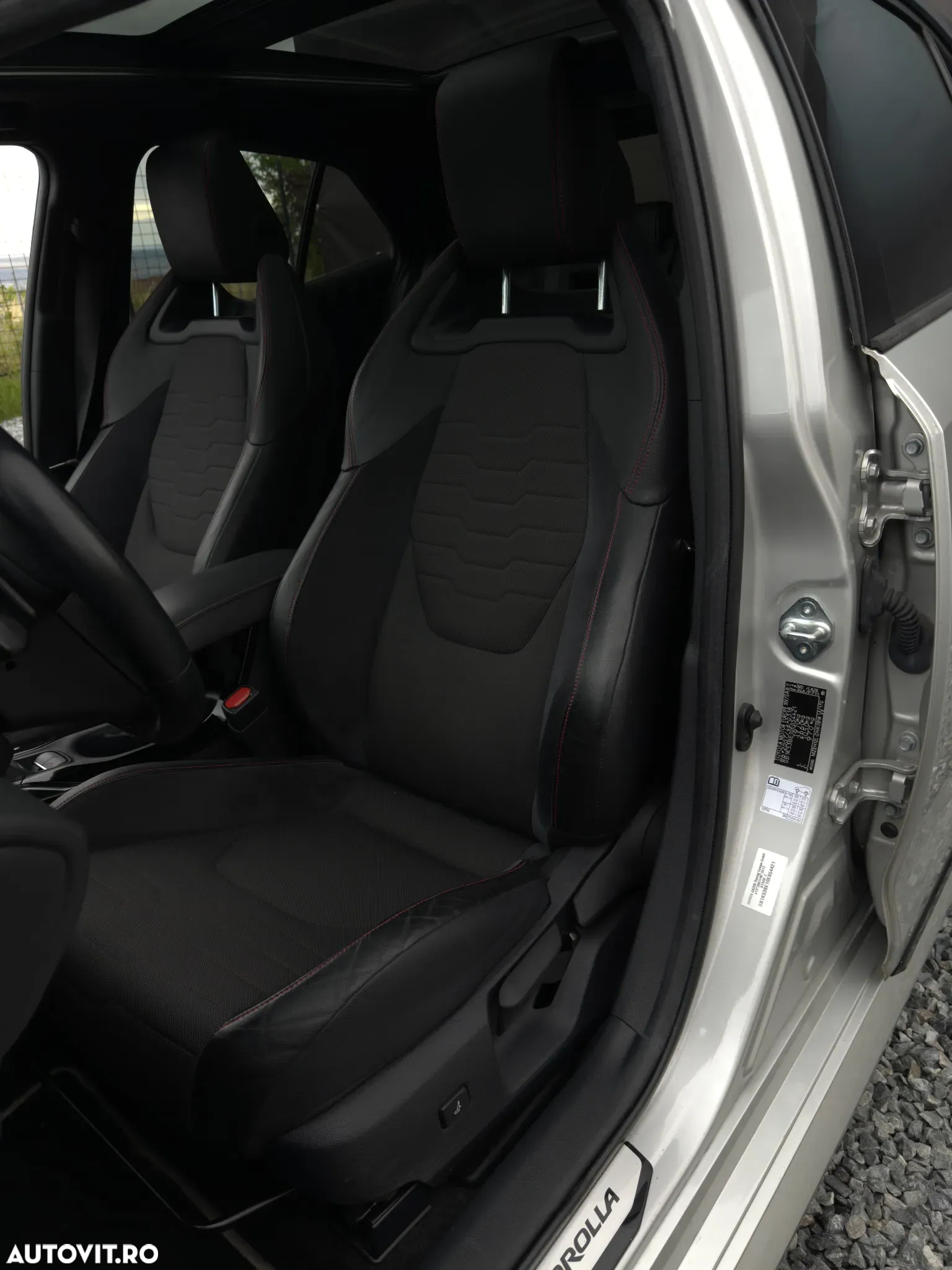 Toyota Corolla 2.0 HSD Exclusive Plus Bi-tone - 21