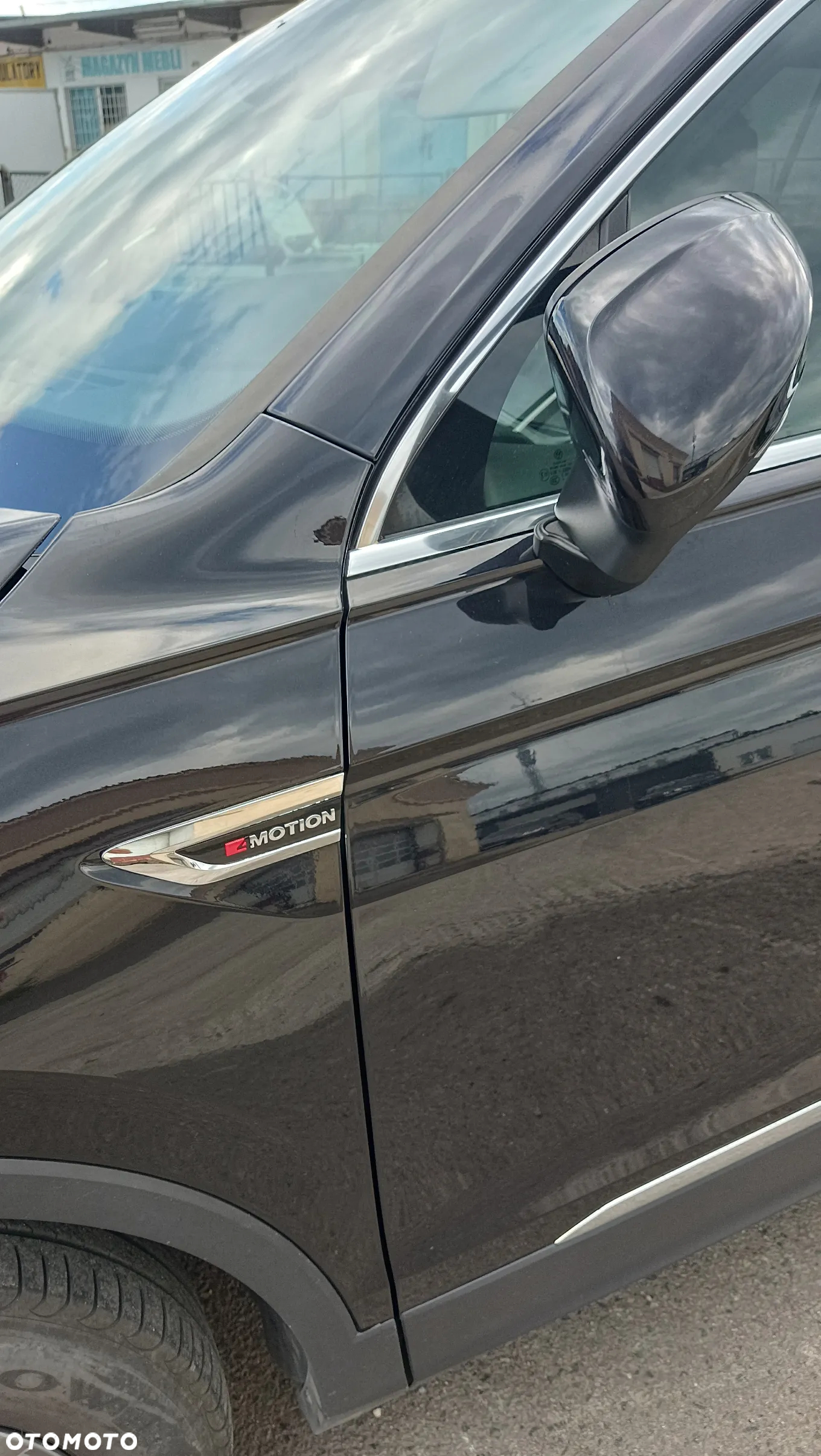 Volkswagen Tiguan - 11