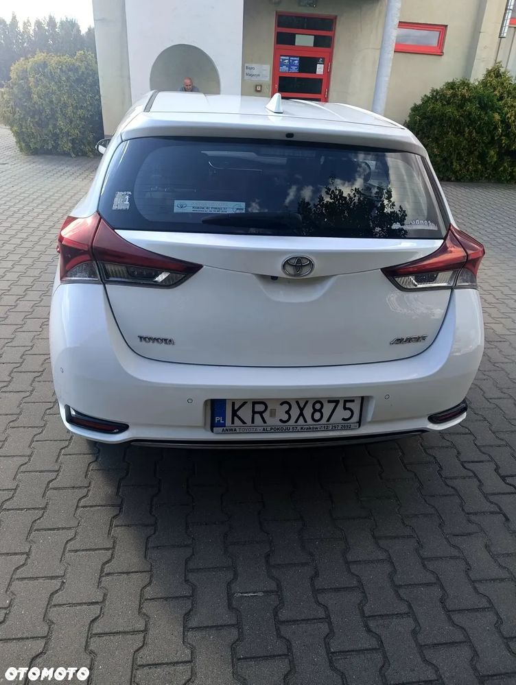 Toyota Auris 1.6 Premium - 4