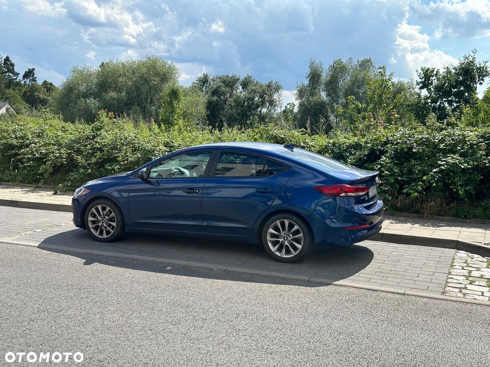 Hyundai Elantra 1.8 SE - 10