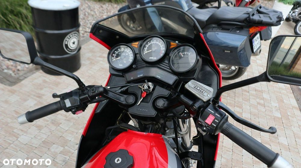 Yamaha XJ - 6
