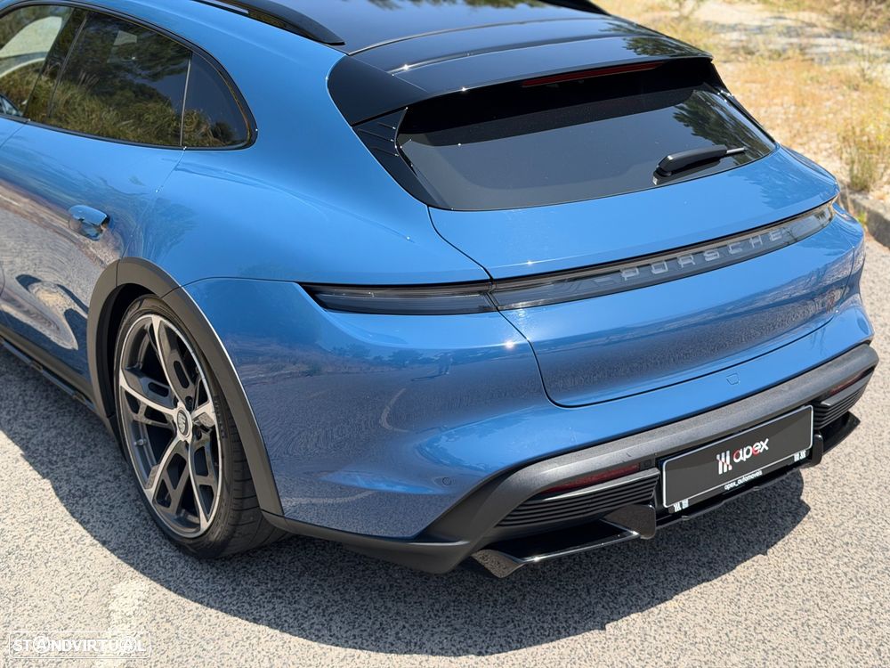 Porsche Taycan Cross Turismo Turbo - 12