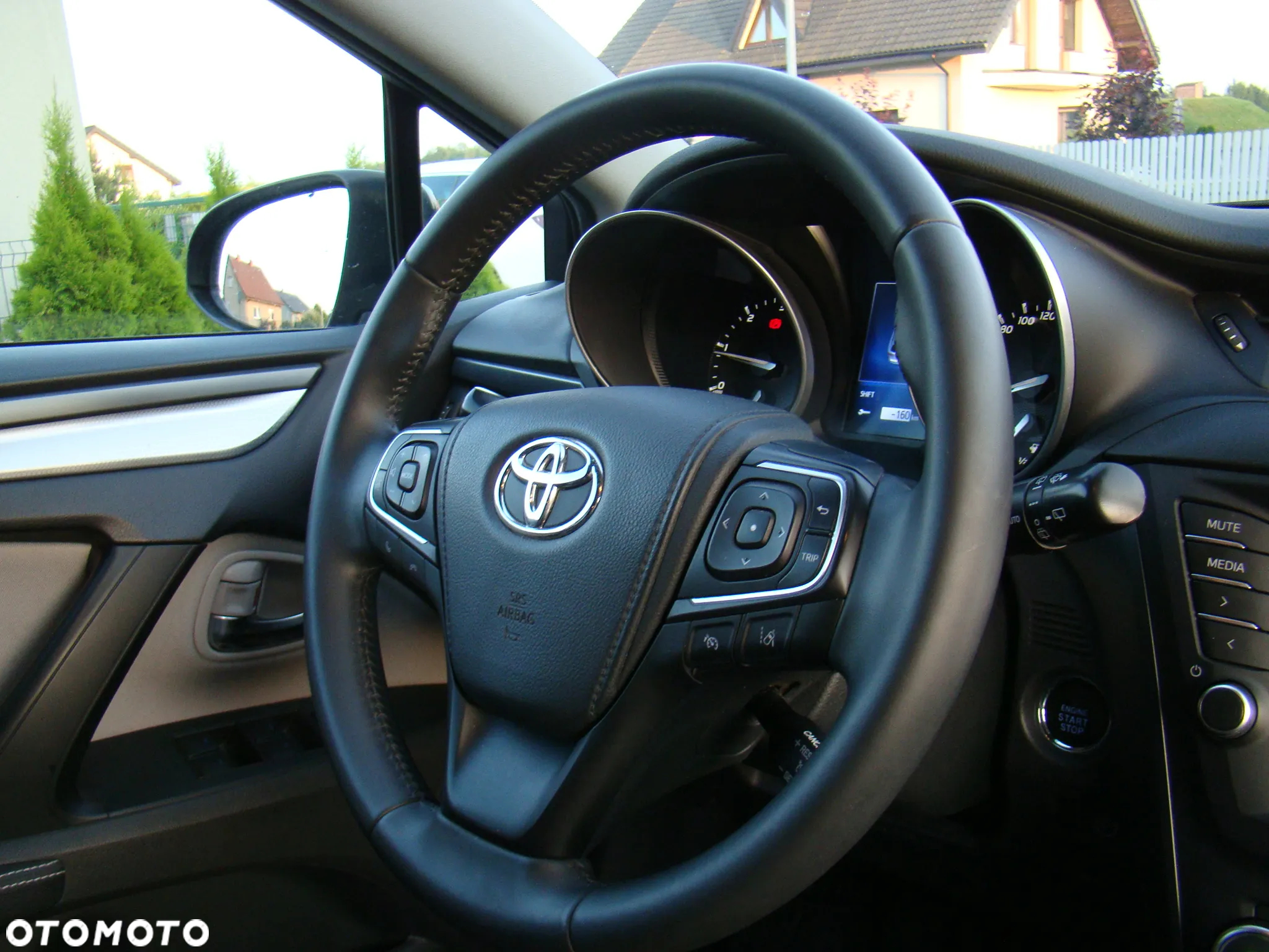 Toyota Avensis 2.0 D-4D Premium - 37