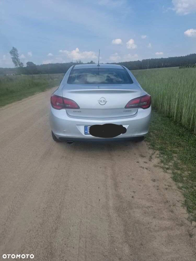 Opel Astra 1.4 T Executive - 4