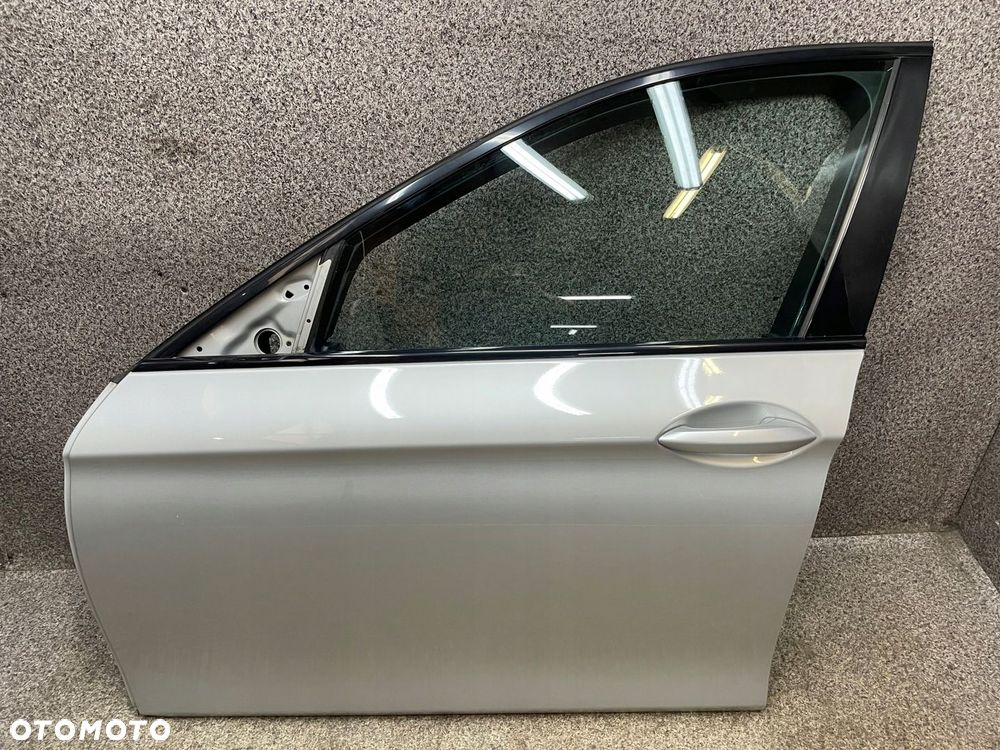 Drzwi szyba lewy przod przednie BMW F11 F10 354 srebrne 150 umAl ładne