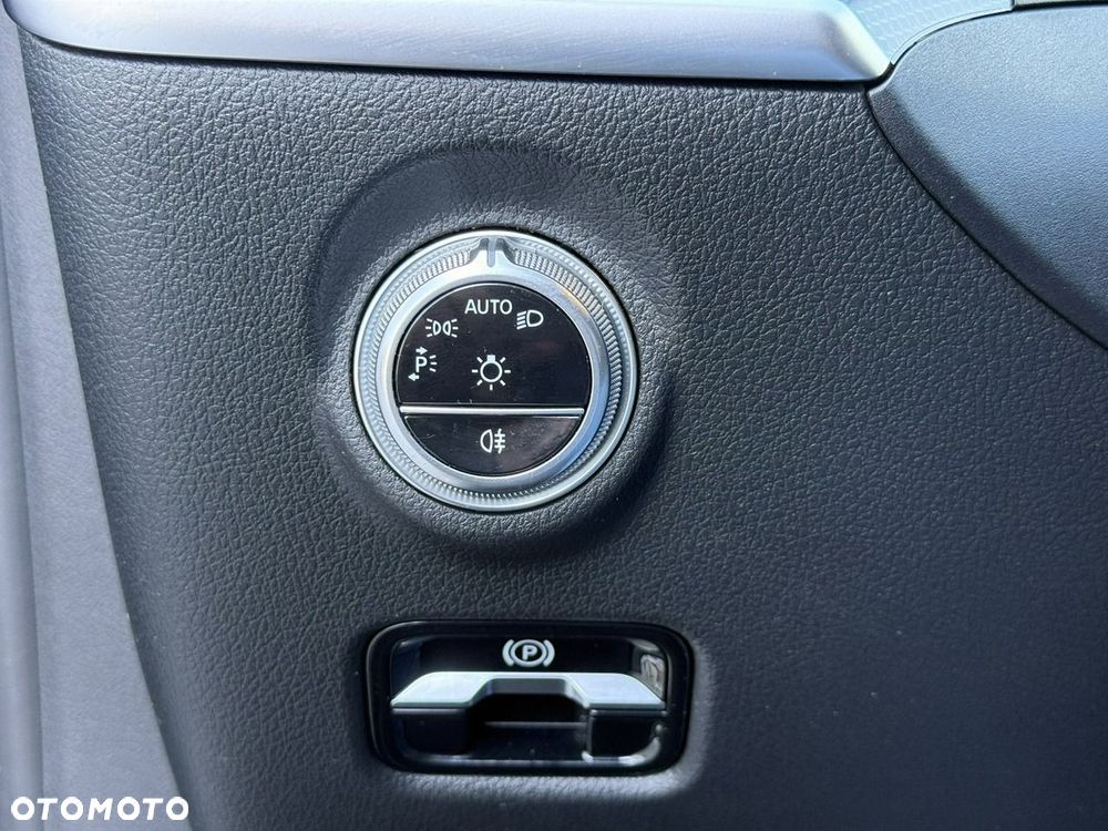 Mercedes-Benz Klasa C 200 4Matic 9G-TRONIC - 17