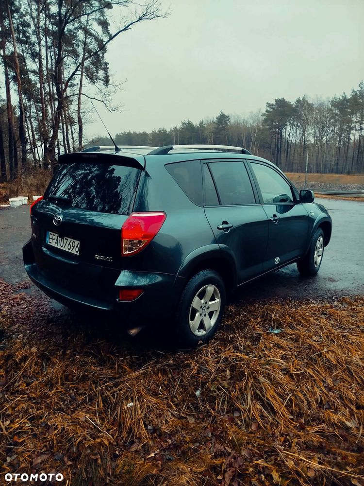 Toyota RAV4 - 6