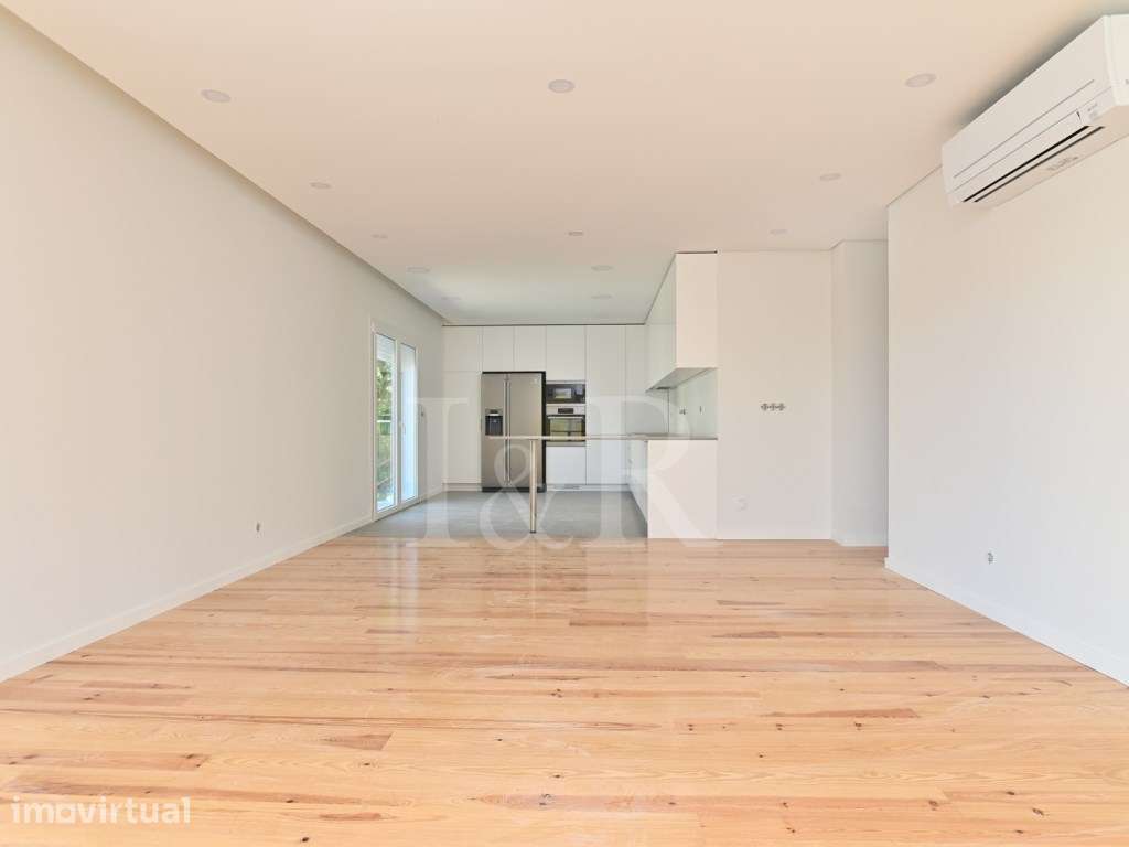 Apartamento T4 com varanda e estacionamento, São João do Estoril - Grande imagem: 3/38