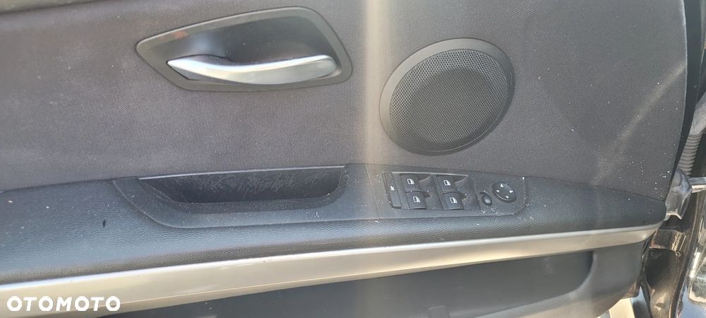 Na części BMW E90 2,0 D - 3